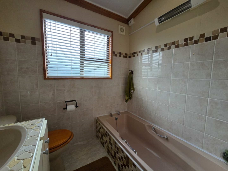 4 Bedroom Property for Sale in Stilbaai Wes Western Cape